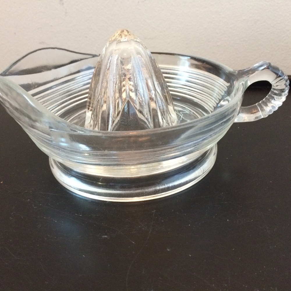 Vintage Clear Glass Juicer for oranges, lemons or any citrus fruit- Mint